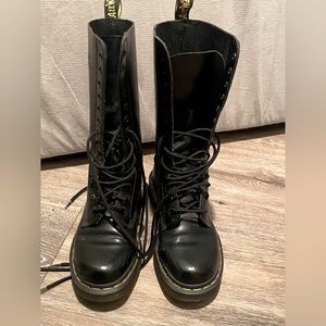 VGUC classic tall boot